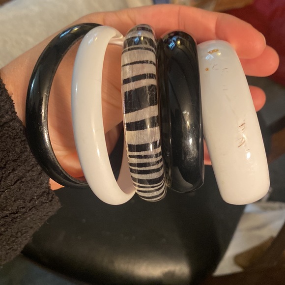 Vintage bangle bracelets🖤🤍 - Picture 6 of 9